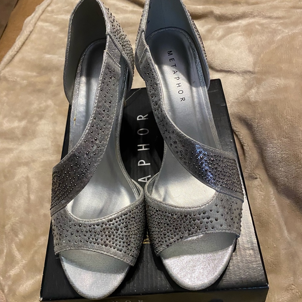 Metaphor heels